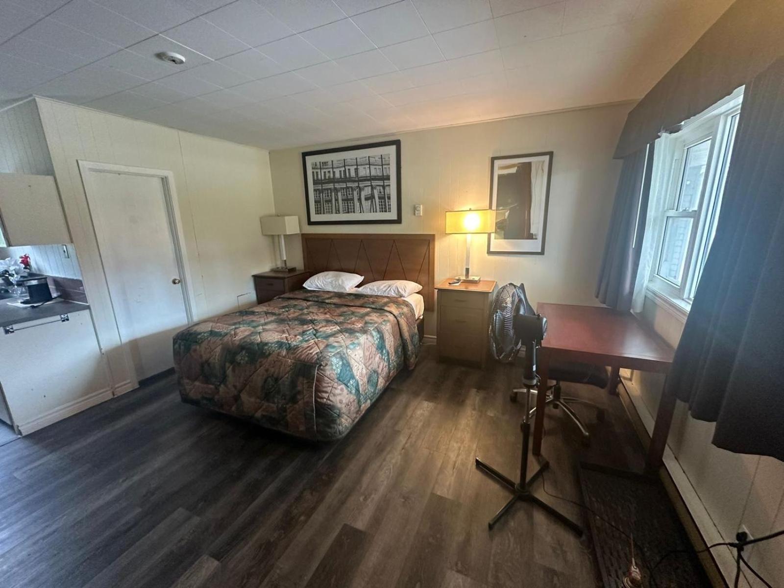 Pine Ridge Motel Timmins Exteriér fotografie