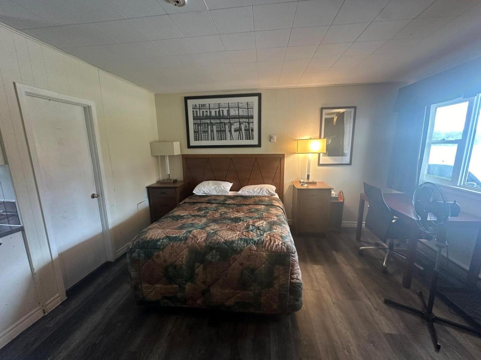 Pine Ridge Motel Timmins Exteriér fotografie