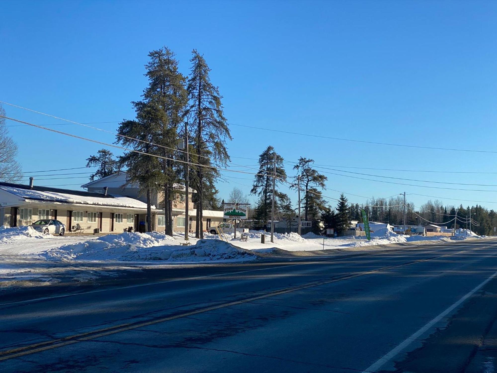 Pine Ridge Motel Timmins Exteriér fotografie