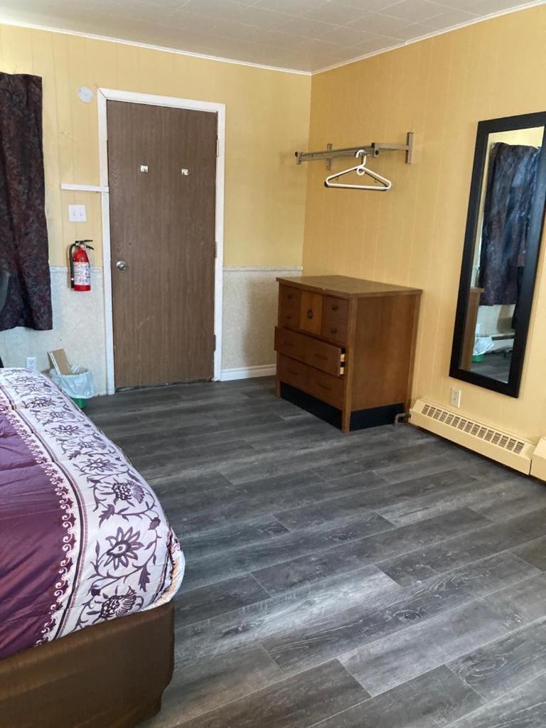 Pine Ridge Motel Timmins Exteriér fotografie
